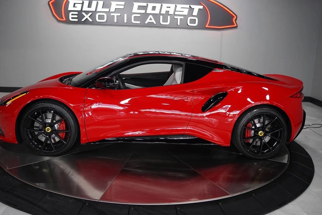 2024 Lotus Emira - Image 14 of 31