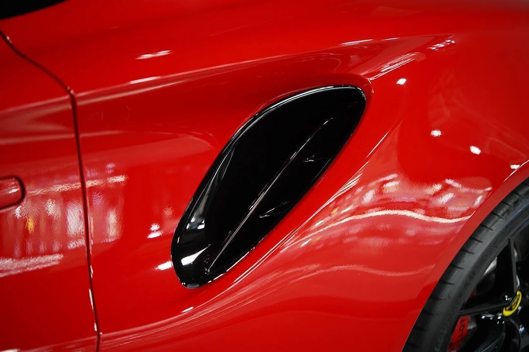 2024 Lotus Emira - Image 25 of 31