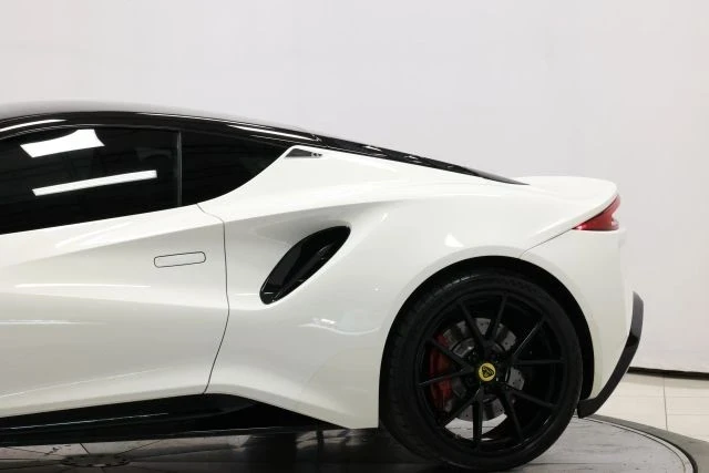 2024 Lotus Emira - Image 8 of 12