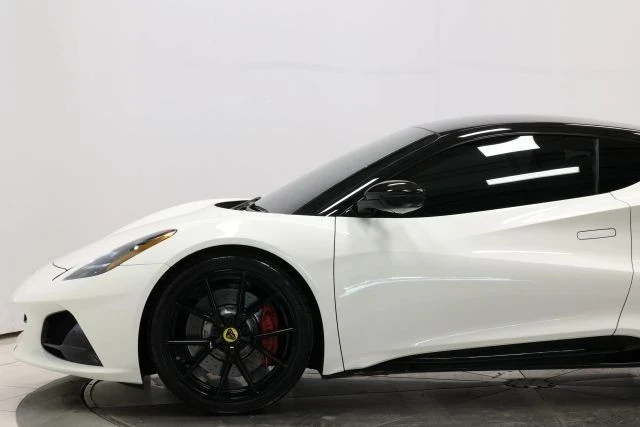 2024 Lotus Emira - Image 7 of 12