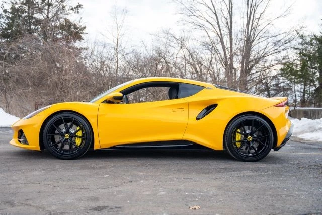 2024 Lotus Emira - Image 7 of 20