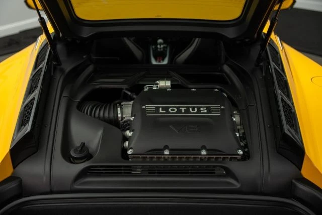 2024 Lotus Emira - Image 17 of 21