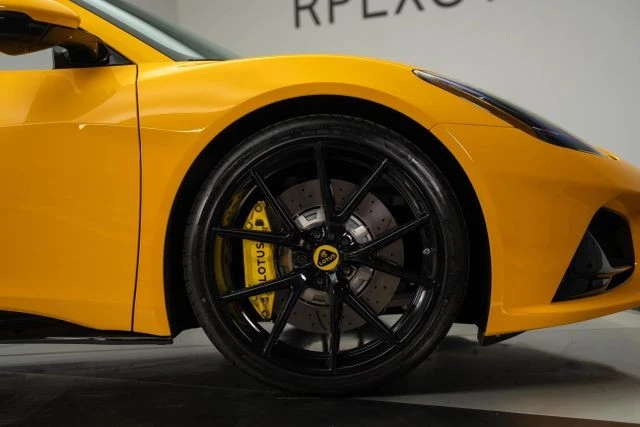 2024 Lotus Emira - Image 5 of 21