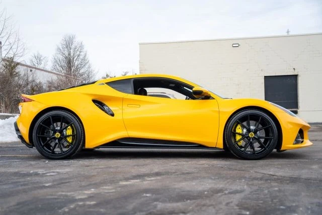 2024 Lotus Emira - Image 10 of 20