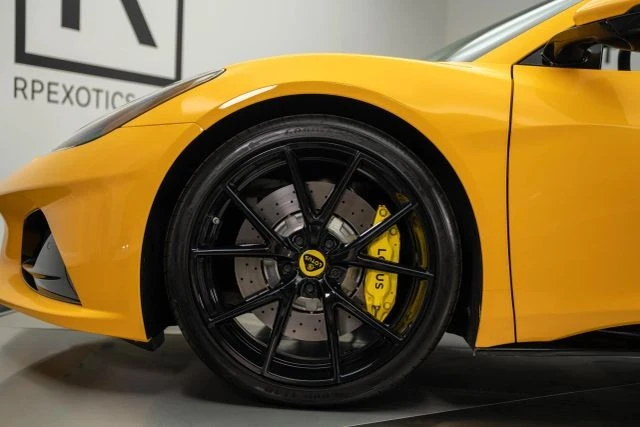 2024 Lotus Emira - Image 15 of 21
