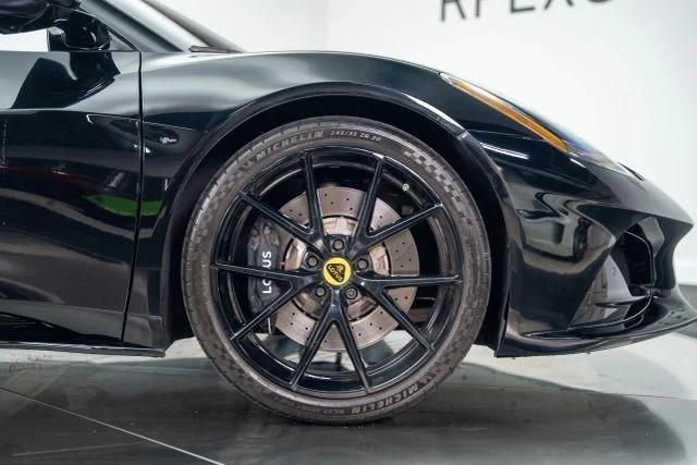2024 Lotus Emira - Image 24 of 31