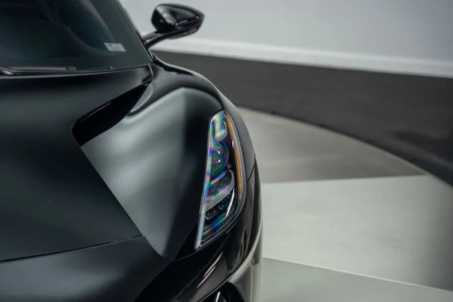 2024 Lotus Emira - Image 17 of 31