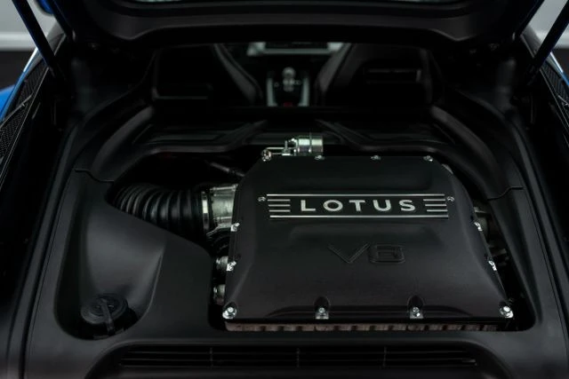 2024 Lotus Emira - Image 13 of 21