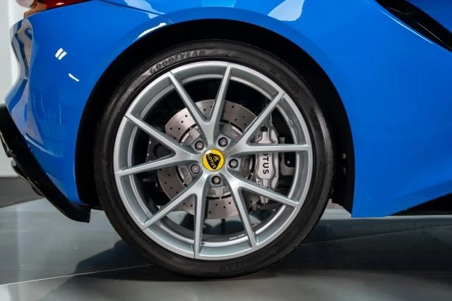 2024 Lotus Emira - Image 15 of 21