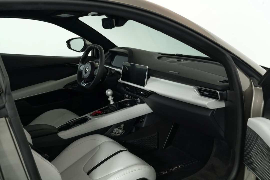 2024 Lotus Emira - Image 16 of 21