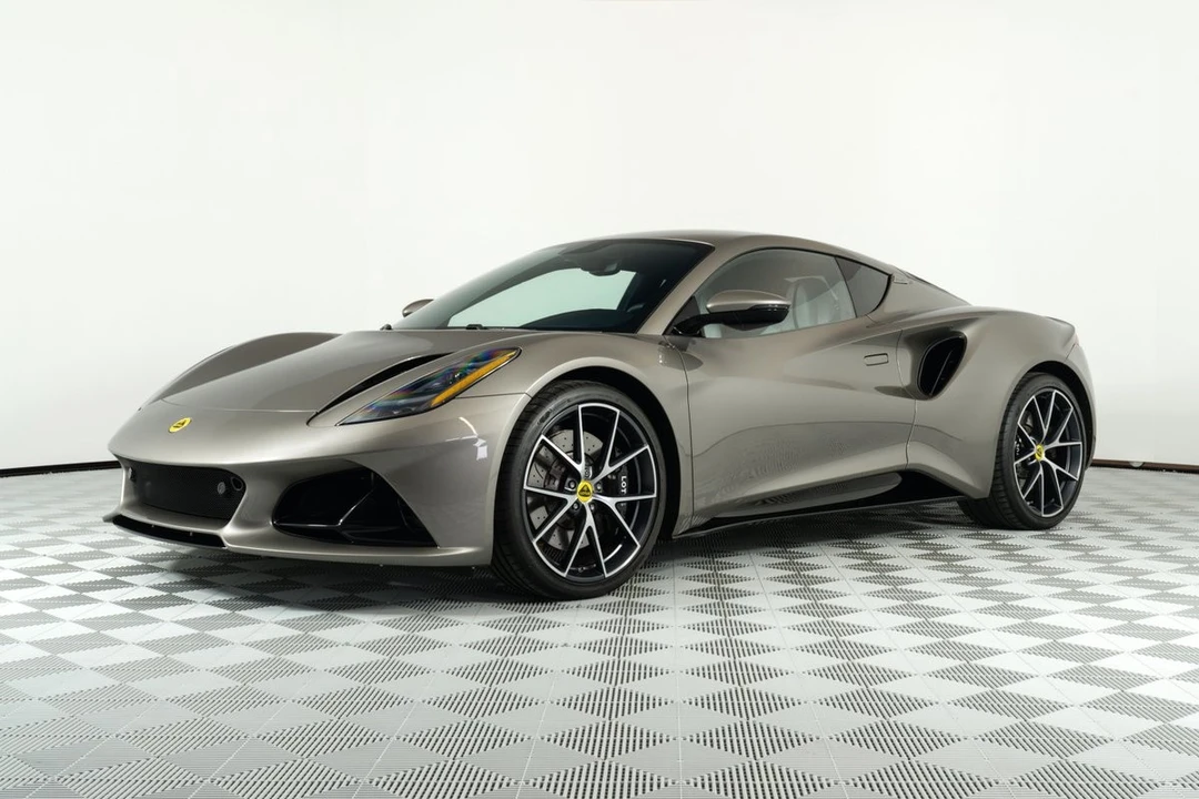 2024 Lotus Emira - Image 3 of 21