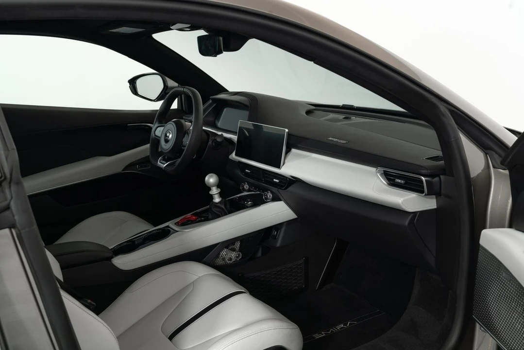 2024 Lotus Emira - Image 17 of 21