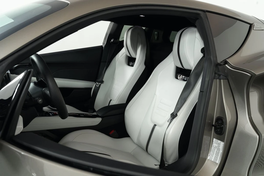 2024 Lotus Emira - Image 12 of 21