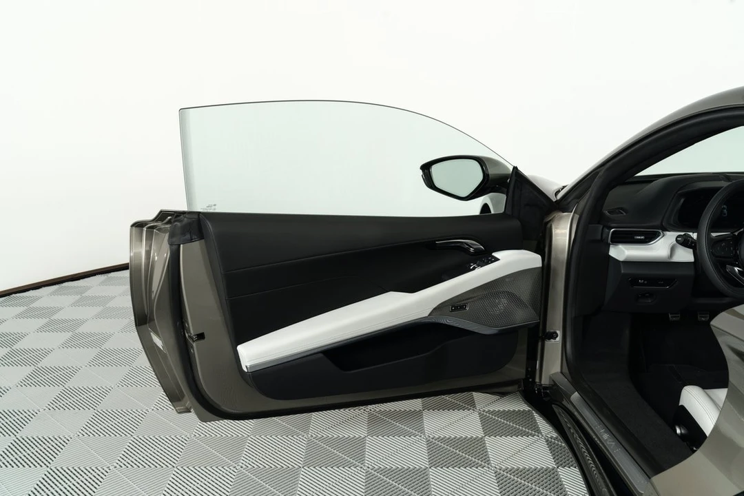 2024 Lotus Emira - Image 9 of 21