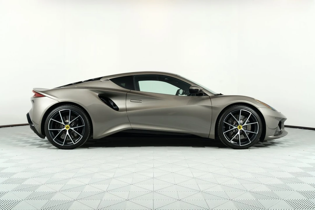 2024 Lotus Emira - Image 8 of 21