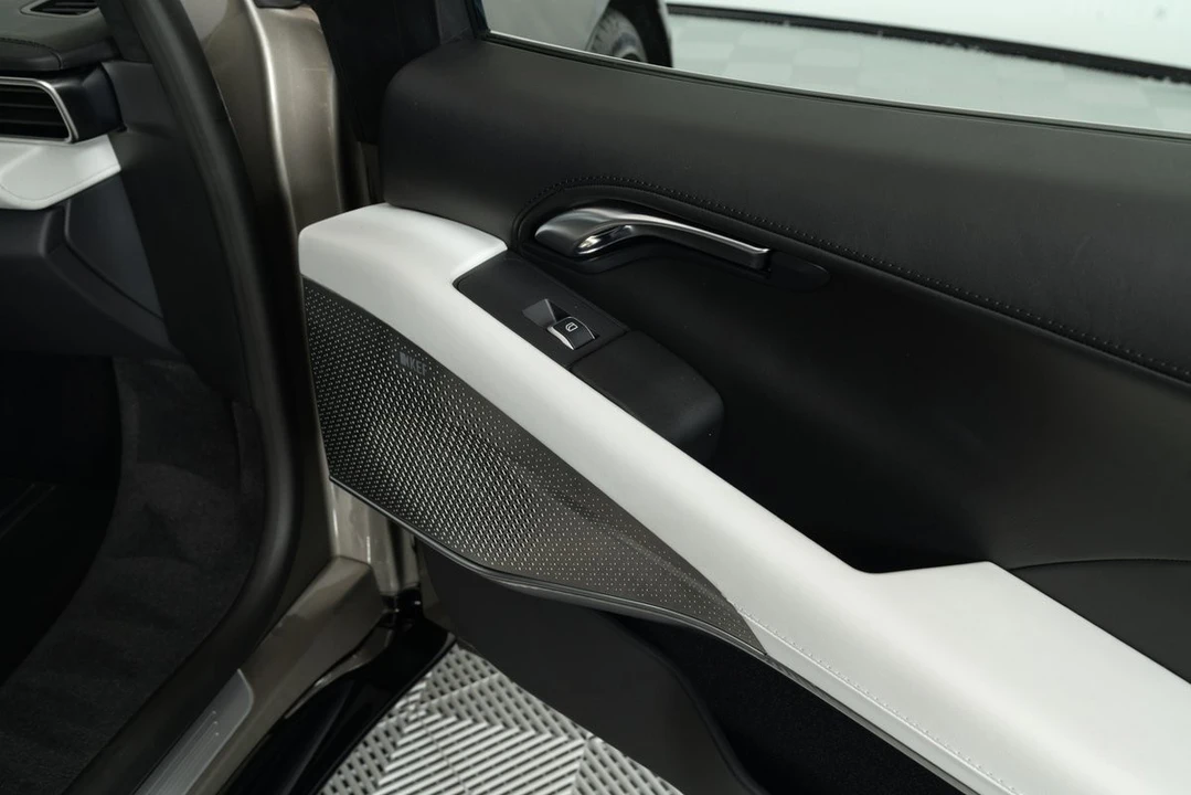 2024 Lotus Emira - Image 15 of 21