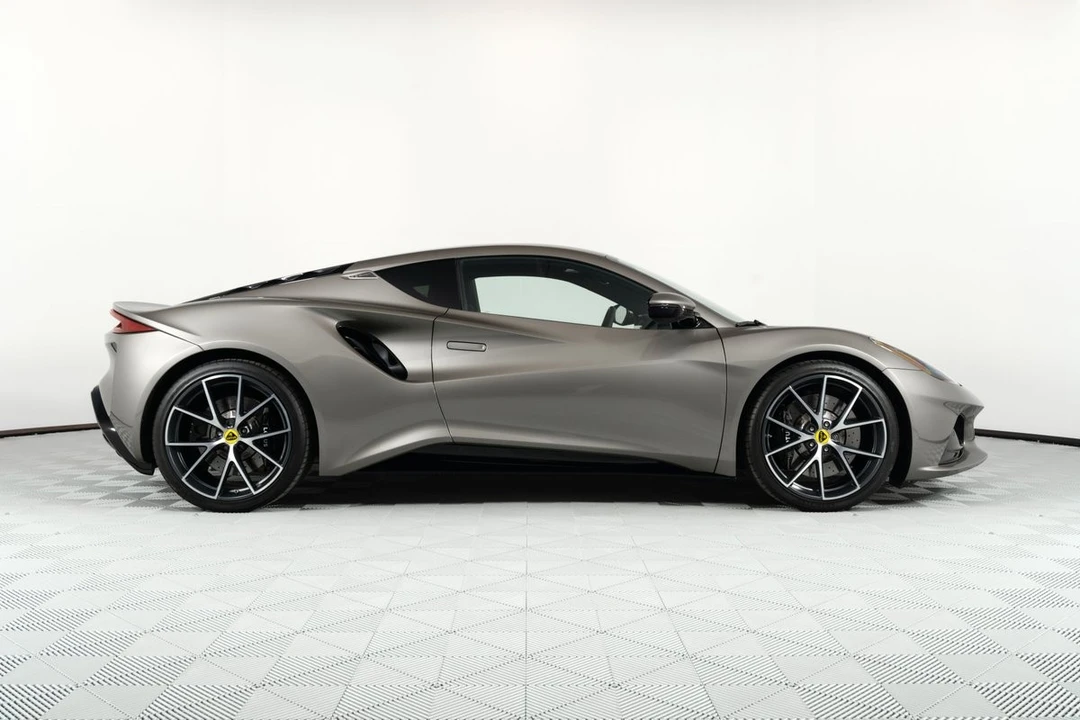 2024 Lotus Emira - Image 8 of 21