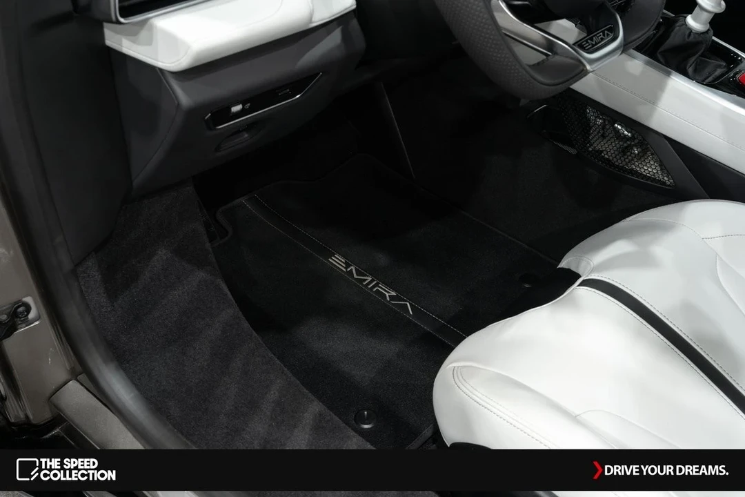 2024 Lotus Emira - Image 15 of 21