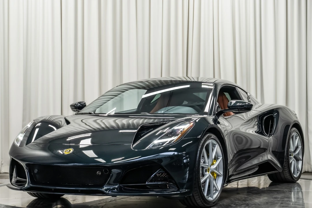 2024 Lotus Emira - Image 5 of 12