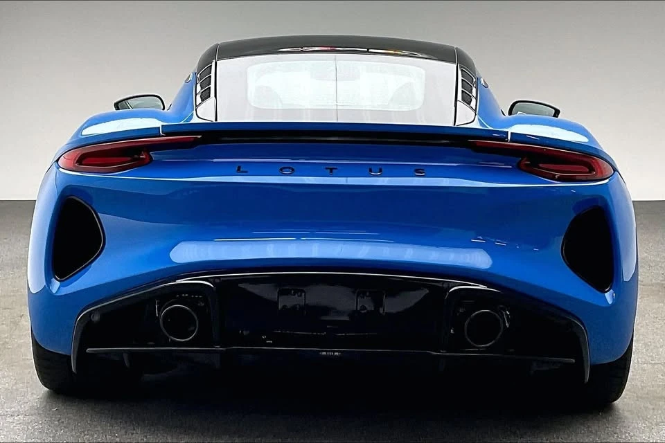 2024 Lotus Emira - Image 5 of 20