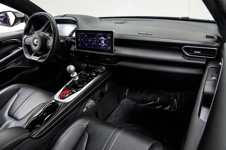 2024 Lotus Emira - Image 18 of 20