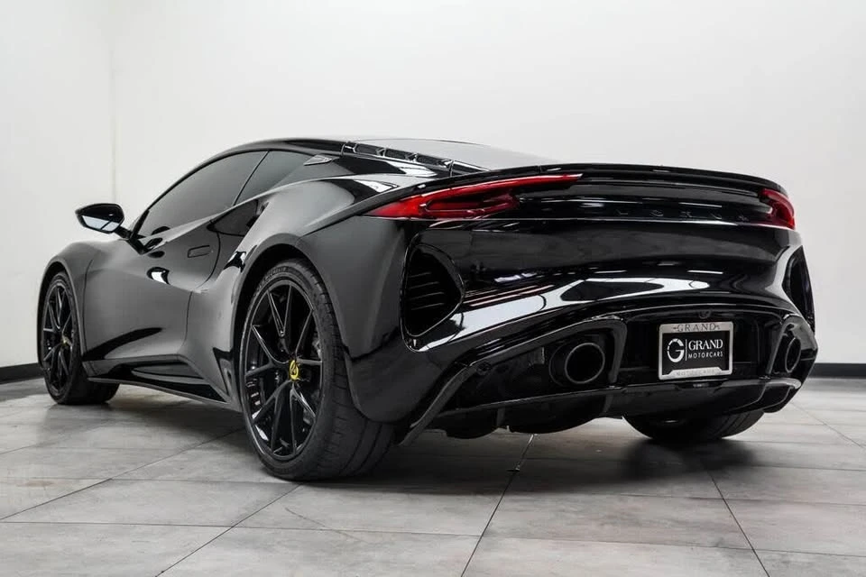 2024 Lotus Emira - Image 9 of 20