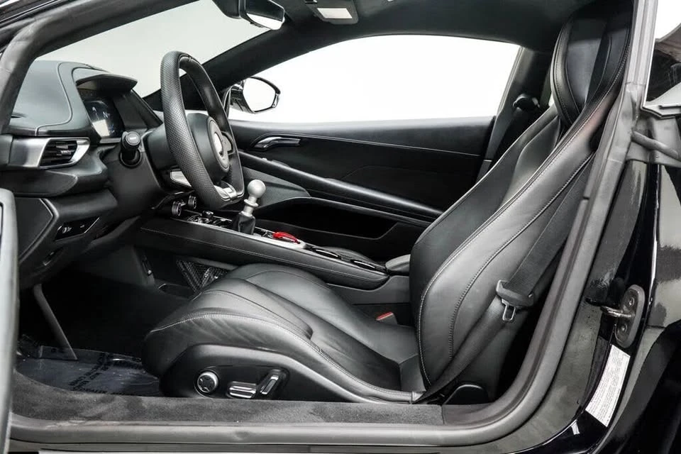 2024 Lotus Emira - Image 15 of 20