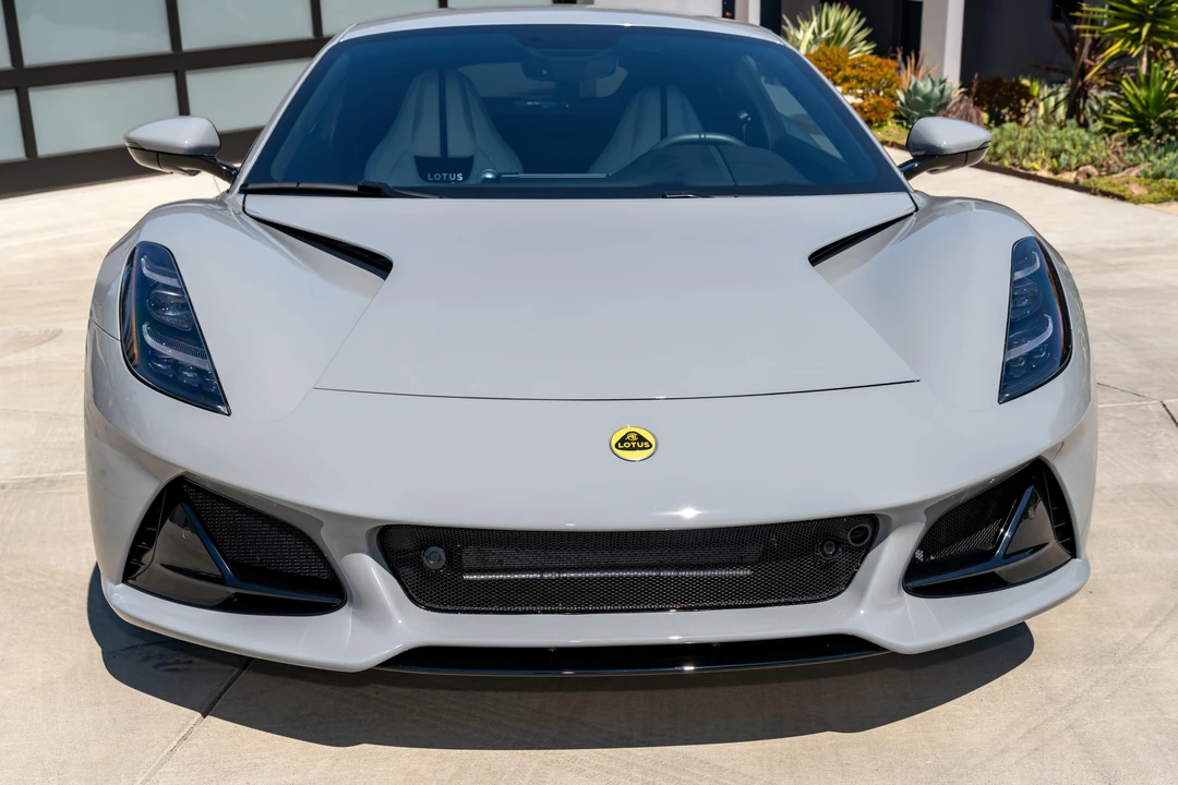 2024 Lotus Emira - Image 2 of 31