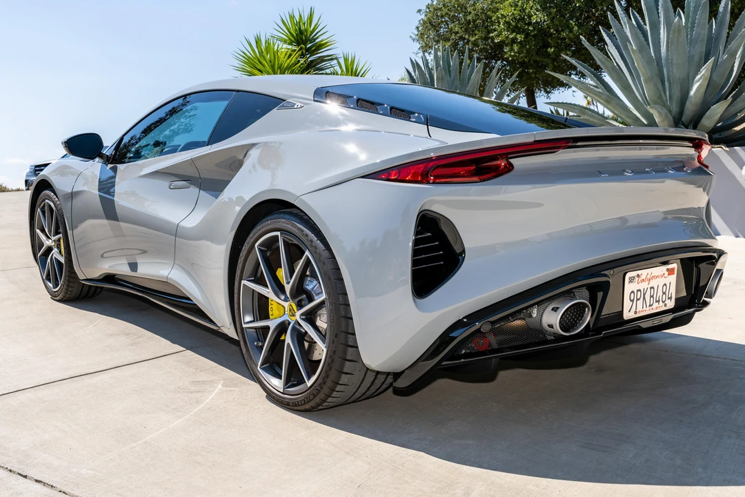 2024 Lotus Emira - Image 4 of 31