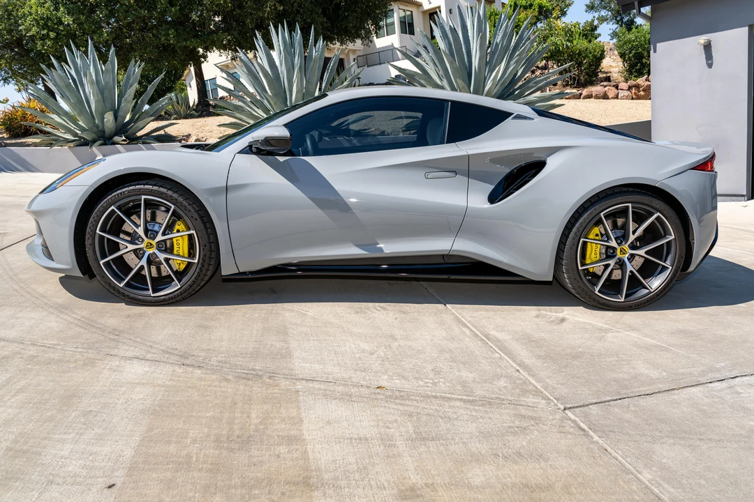 2024 Lotus Emira - Image 7 of 31