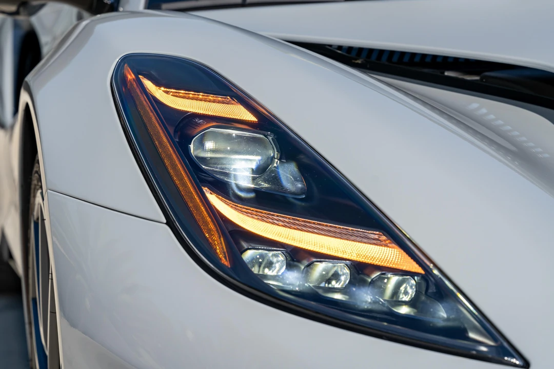 2024 Lotus Emira - Image 13 of 31
