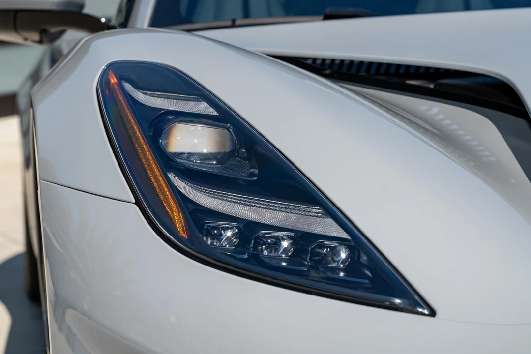 2024 Lotus Emira - Image 11 of 31