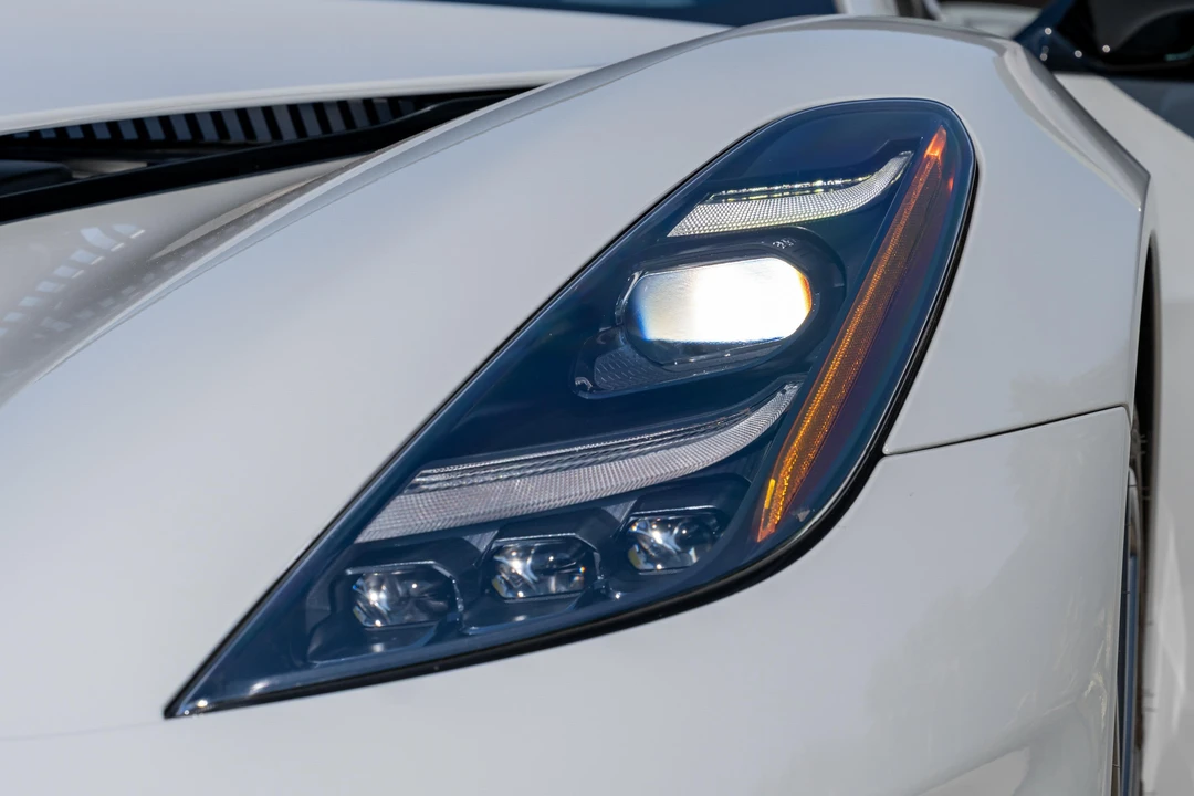2024 Lotus Emira - Image 19 of 31