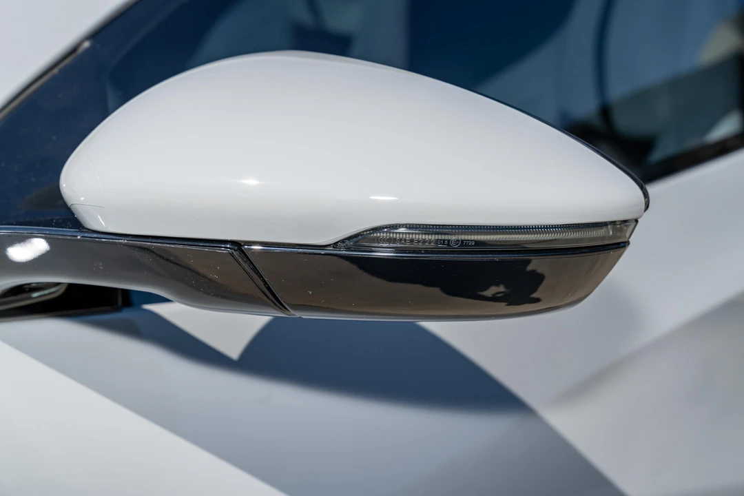 2024 Lotus Emira - Image 26 of 31