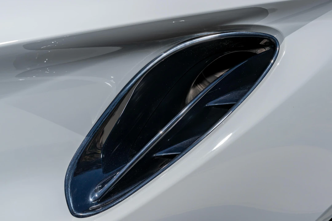2024 Lotus Emira - Image 30 of 31