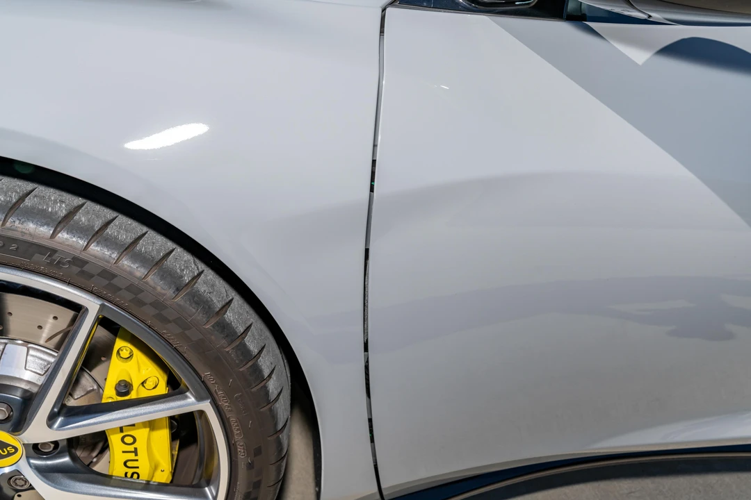 2024 Lotus Emira - Image 24 of 31