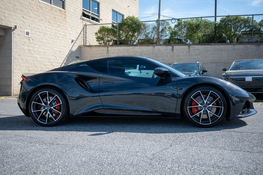2024 Lotus Emira - Image 13 of 30