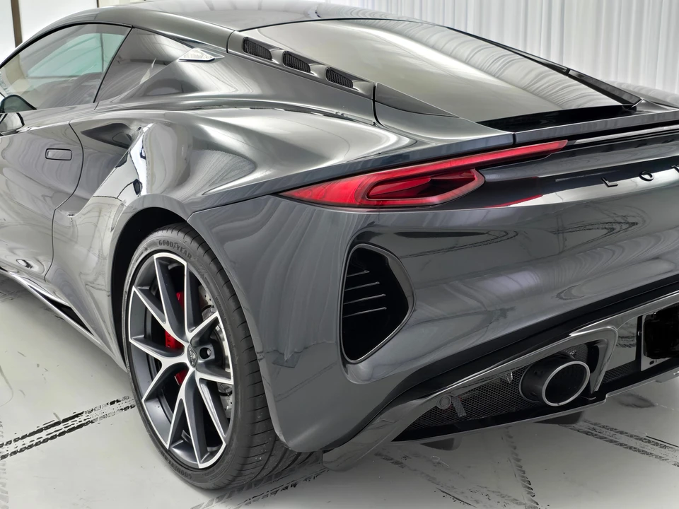 2024 Lotus Emira - Image 25 of 30