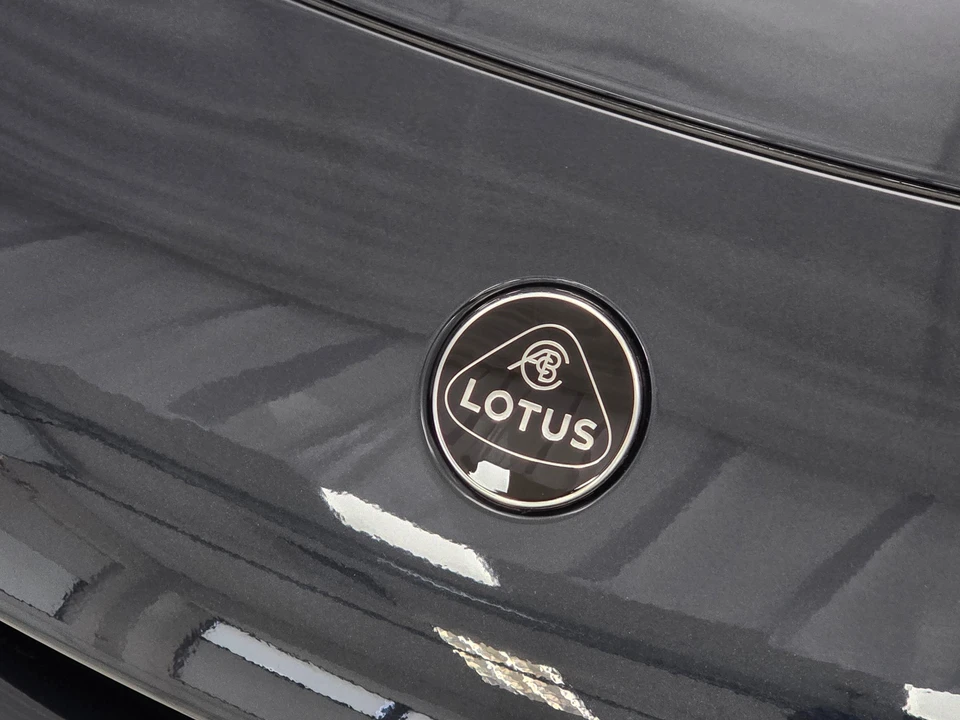 2024 Lotus Emira - Image 18 of 30