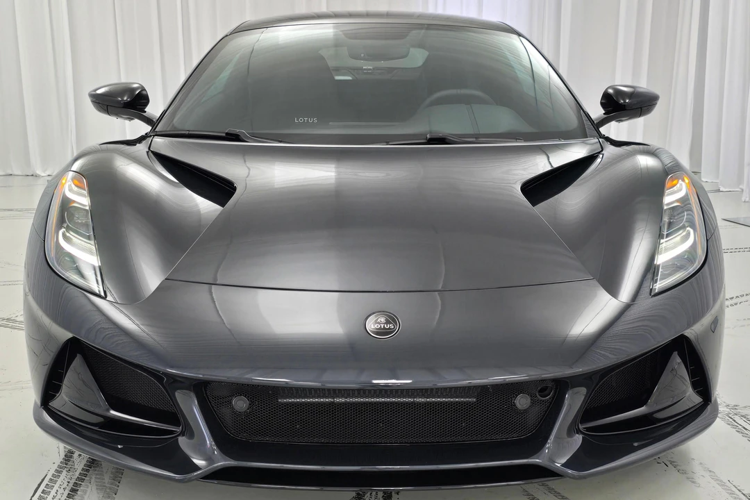 2024 Lotus Emira - Image 2 of 30