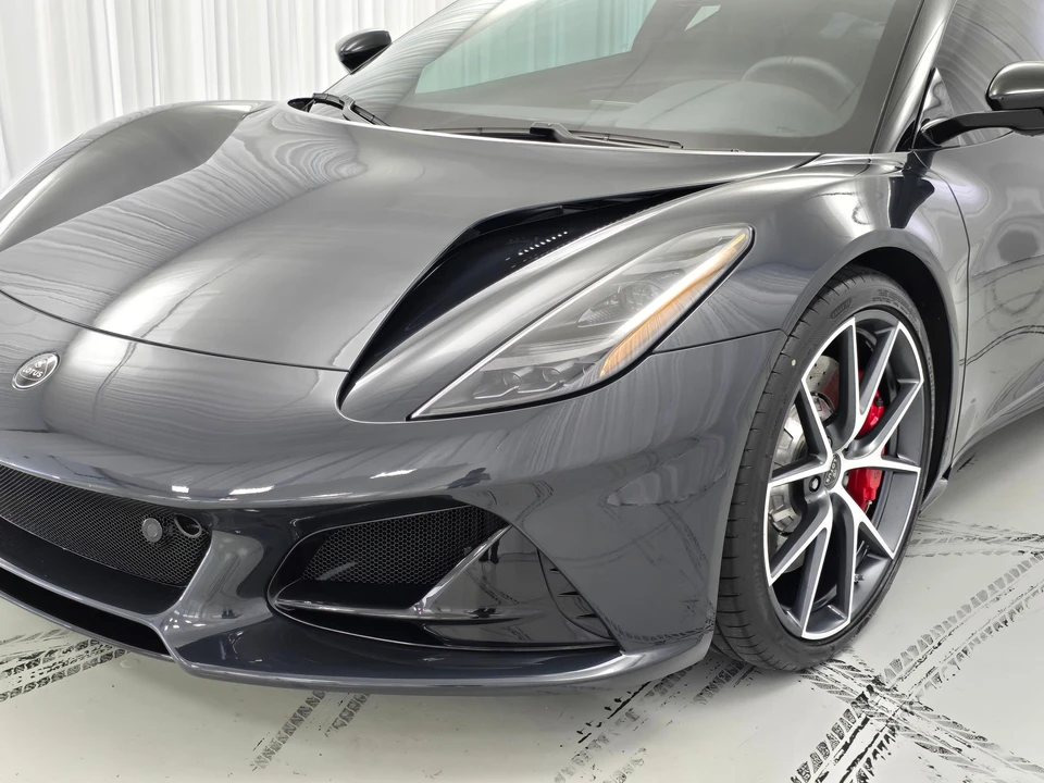 2024 Lotus Emira - Image 19 of 30