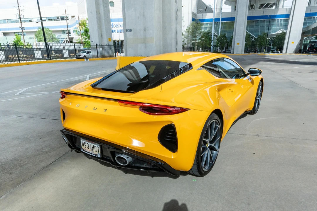 2024 Lotus Emira - Image 10 of 31