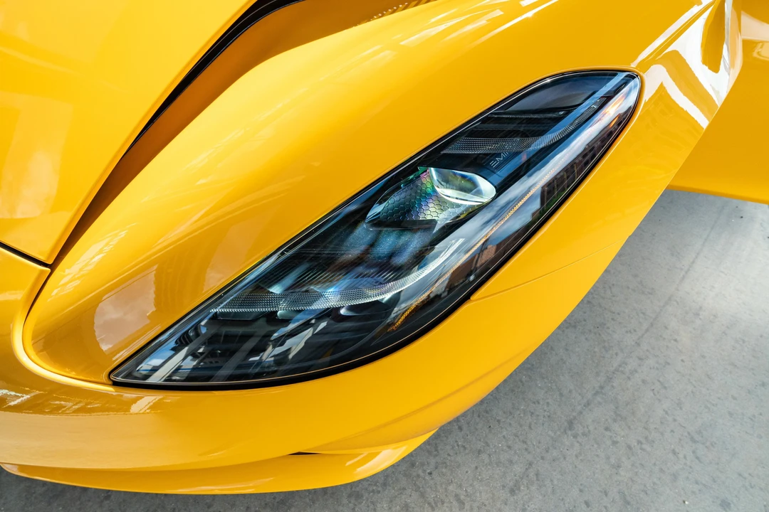2024 Lotus Emira - Image 16 of 31