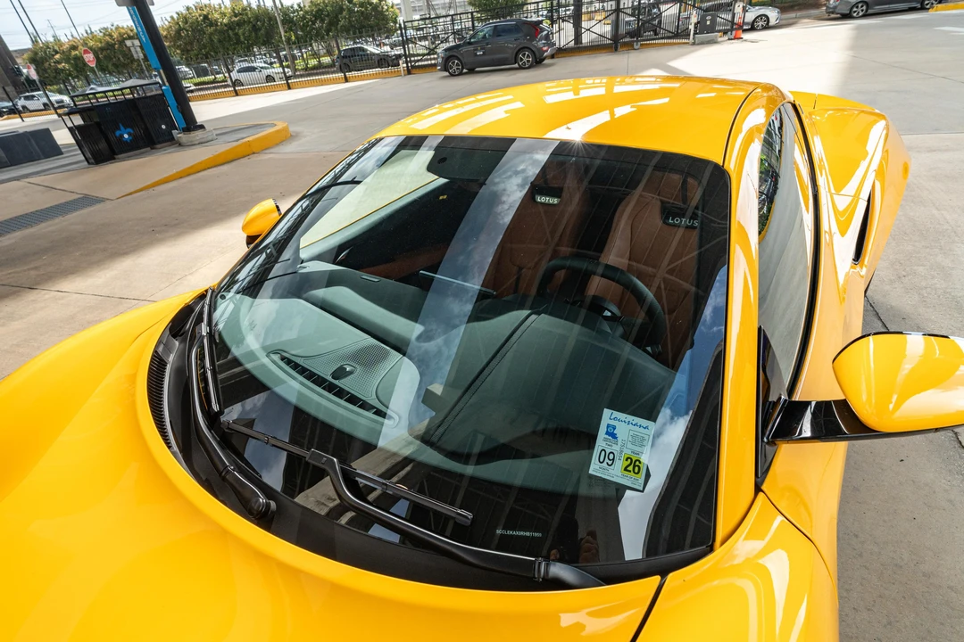 2024 Lotus Emira - Image 18 of 31