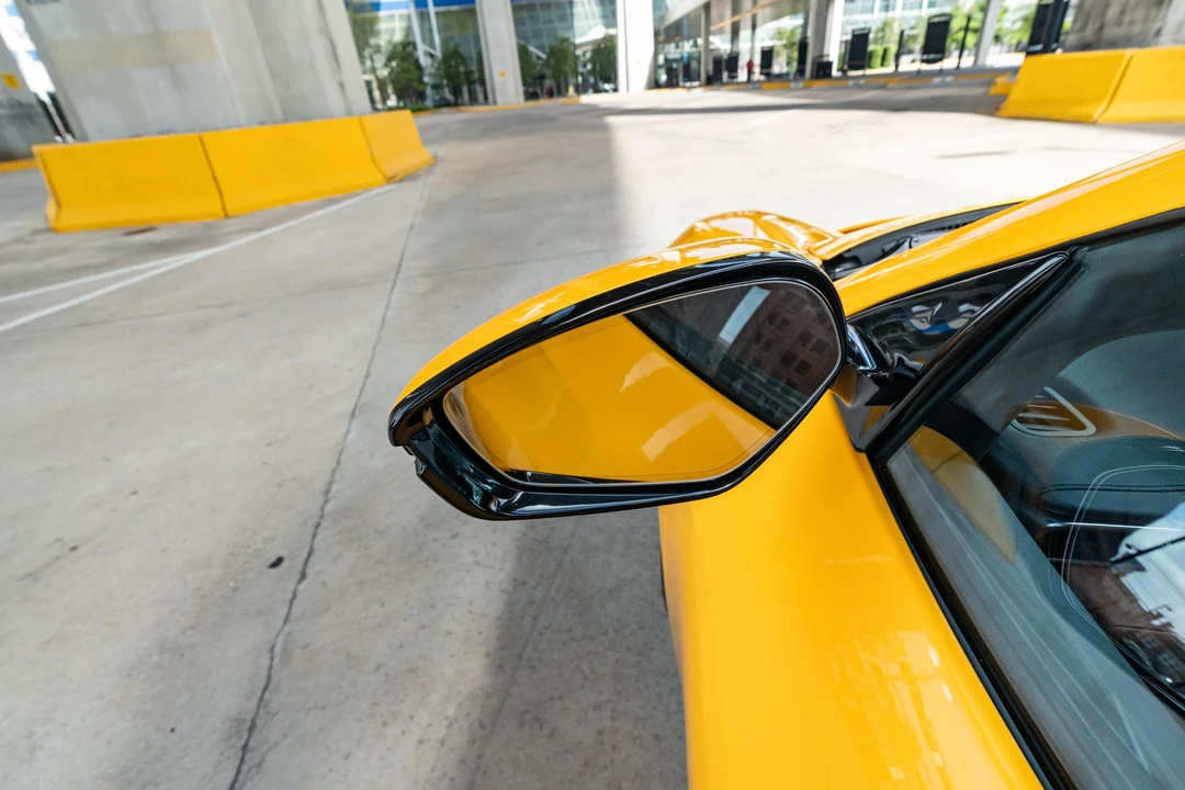 2024 Lotus Emira - Image 19 of 31