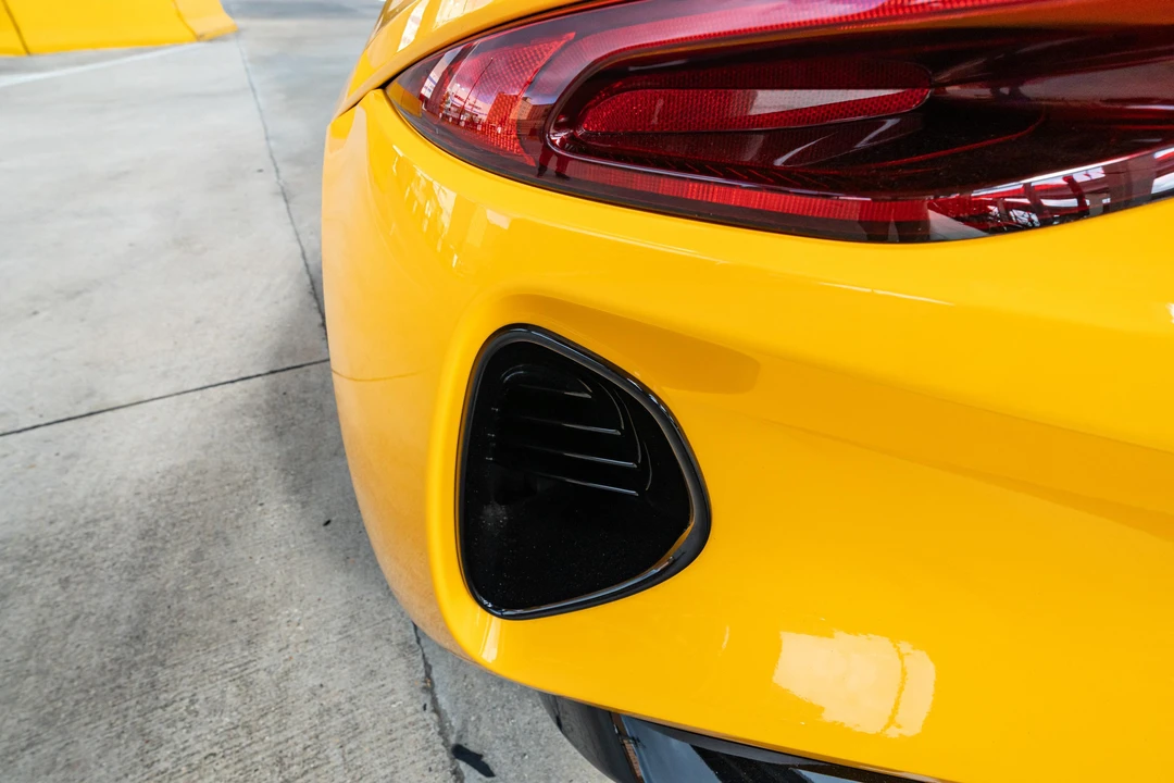 2024 Lotus Emira - Image 23 of 31