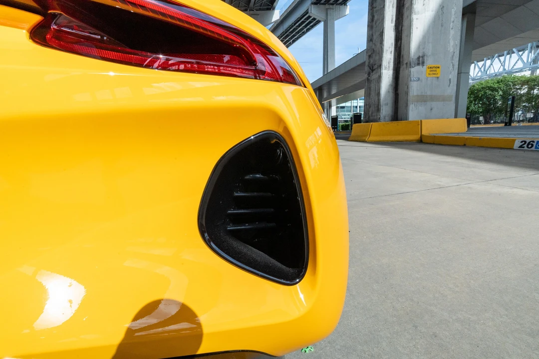 2024 Lotus Emira - Image 28 of 31