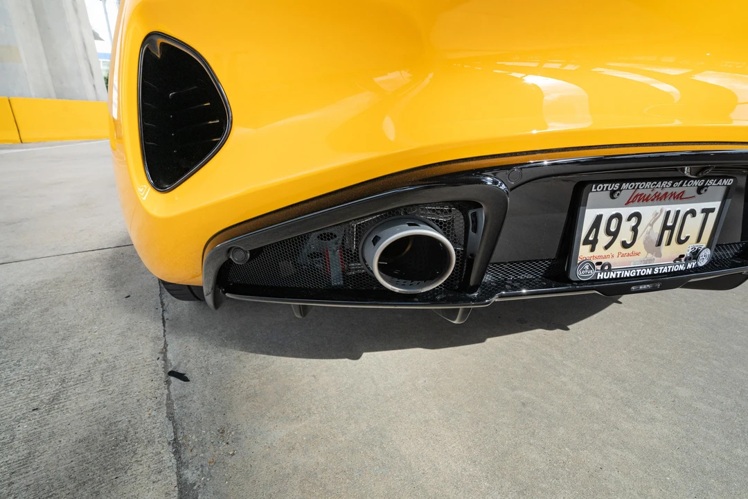2024 Lotus Emira - Image 24 of 31
