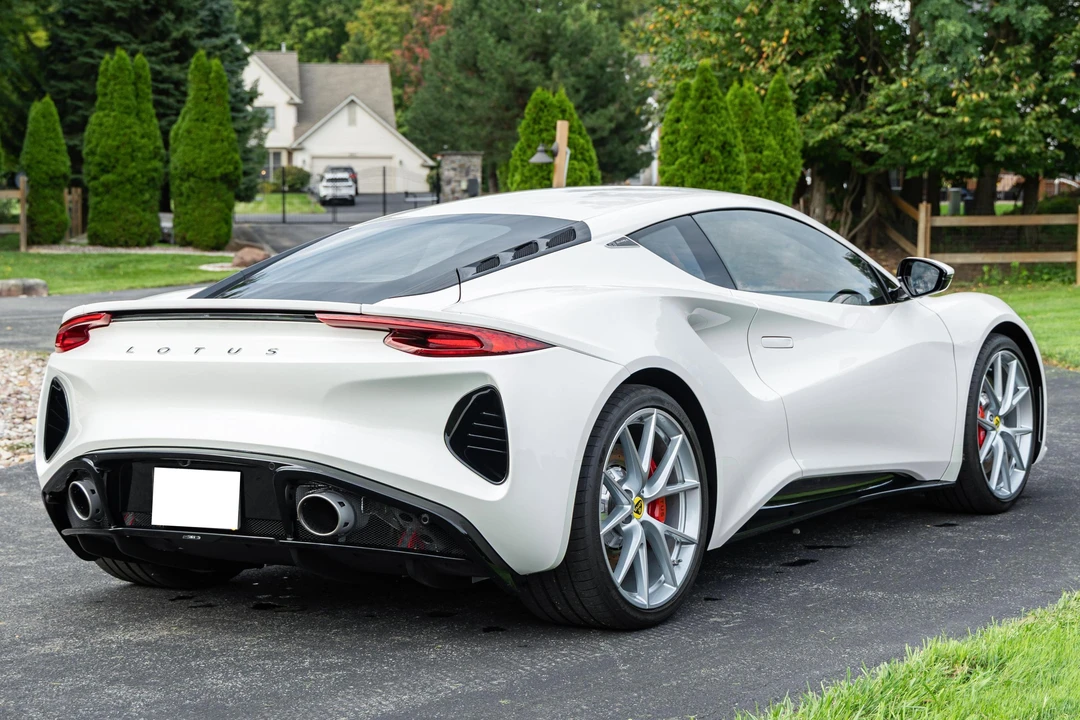 2024 Lotus Emira - Image 4 of 31