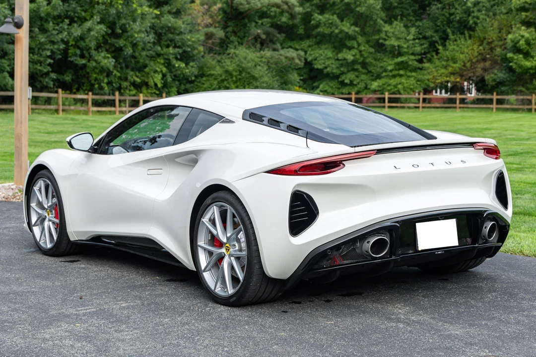 2024 Lotus Emira - Image 7 of 31